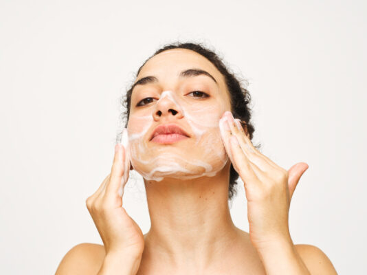 The Best Face Washes for Blackheads, According to a Dermatologist