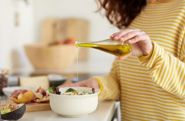 5 Benefits of Olive Oil That Explain Why It's a Staple of the Mediterranean Diet