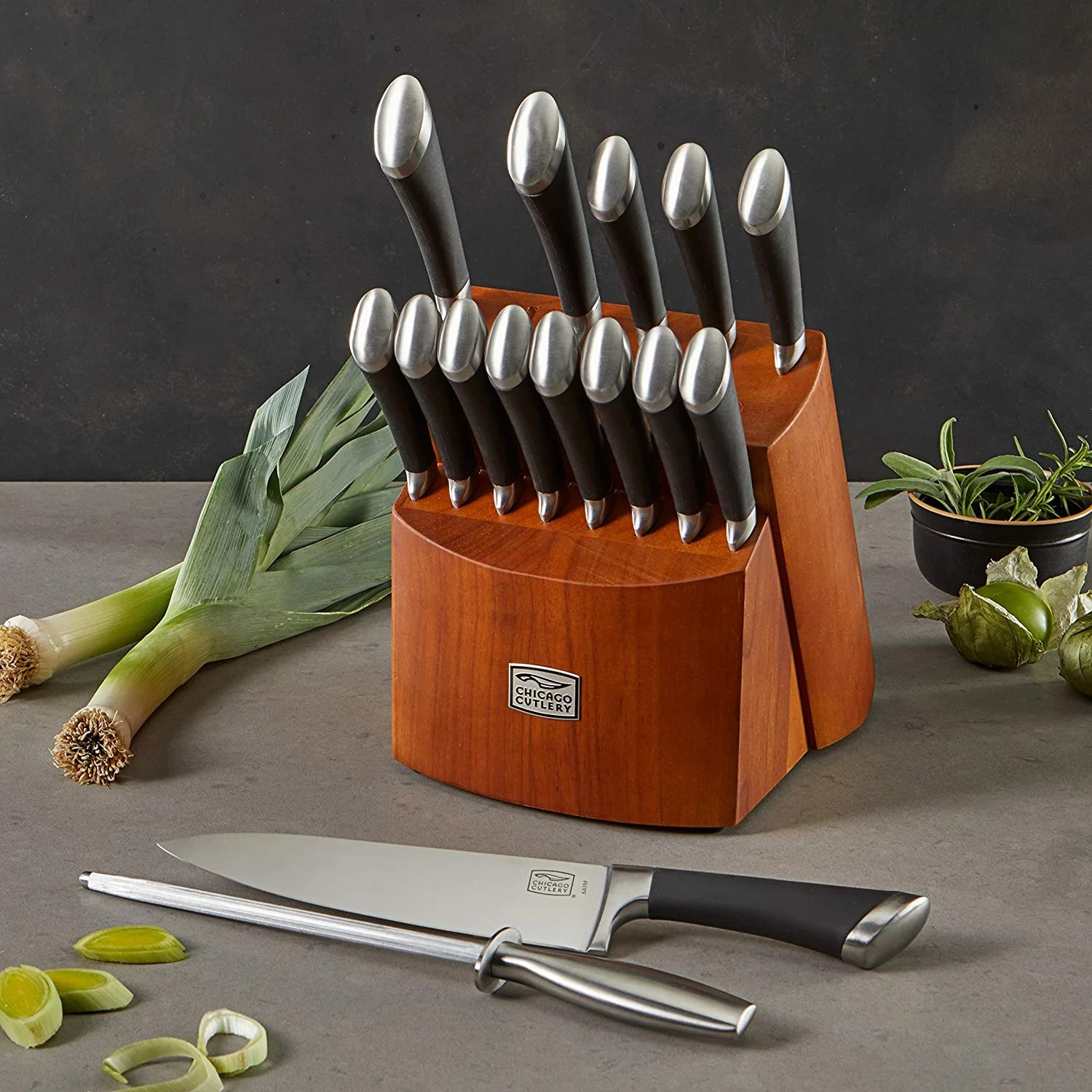 Chicago Cutlery knife set