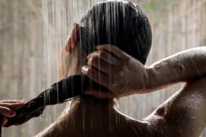 This Is the Best Time to Shower After a Workout, According to a Health Coach