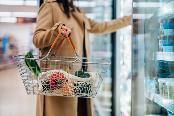 6 Simple Ways To Be More Sustainable While Grocery Shopping and Cooking