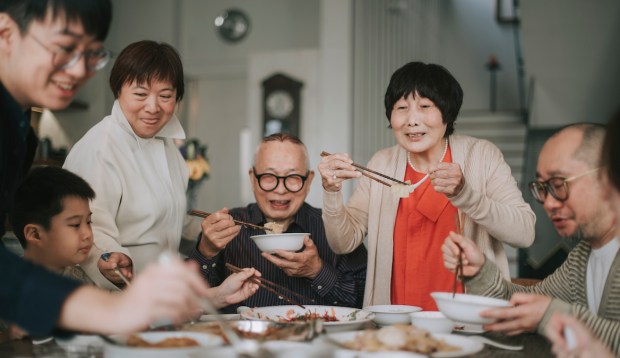 4 Tips for Celebrating the Holidays Exactly Like the Longest-Living People in the World