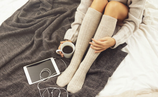 Snag the Coziest Cashmere Loungewear You've Ever Laid Eyes on For 30% Off at the...