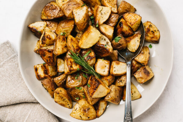 These Inflammation-Fighting Crispy Potatoes Couldn’t Be Easier To Cook (And They’re Air Fryer-Friendly)