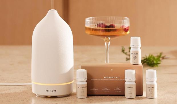 Forget Candles—I'll Be Diffusing This Essential Oil Holiday Kit From Now Through the New Year