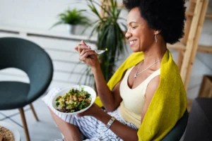 'I’m a Functional Medicine Doctor, and These Are the 4 Most Important Nutrients To Eat To Boost Brain Health'