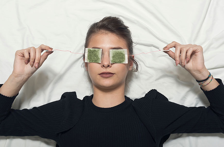 From Tea Bags to Ice Cubes: Unconventional Ways to Reduce Under Eye Pu -  Parisians Pure Indulgence