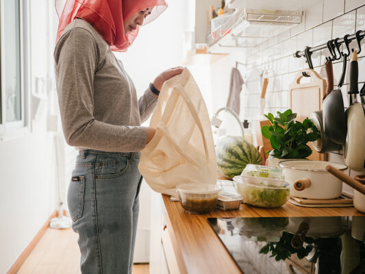 A Dietitian’s Foolproof Grocery List for When You Completely Forget to Meal Plan (or Don't...