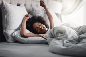 4 Things Experts Taught Us About Eating for Better Sleep in 2021