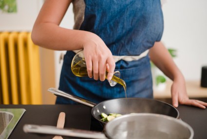 ‘I’m a Dietitian, and These Are the 6 Best Cooking Oils for Fighting Inflammation’