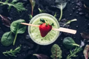 5 Anti-Inflammatory Smoothie Ingredients a Registered Dietitian Recommends Stocking Up On