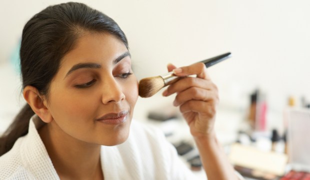 5 Foundations Celebrity Makeup Artists Say Won't Give You Flashback