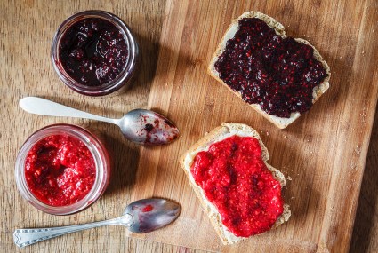 You Can Make This Anti-Inflammatory Jam in Your Instant Pot Using Just 2 Ingredients