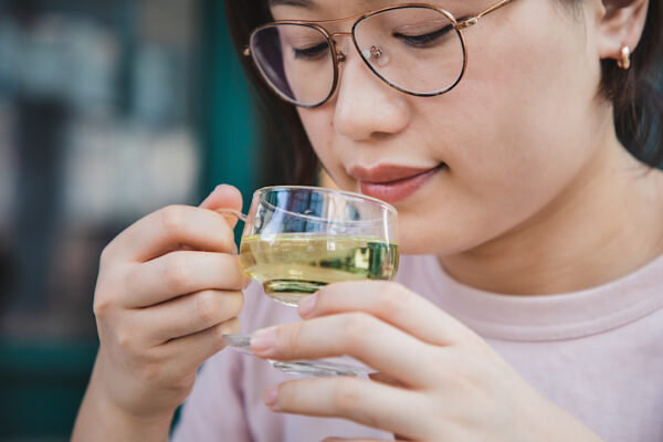 Chrysanthemum Tea’s Benefits, Background, and Best Brewing Practices, According to Traditional Chinese Medicine Experts