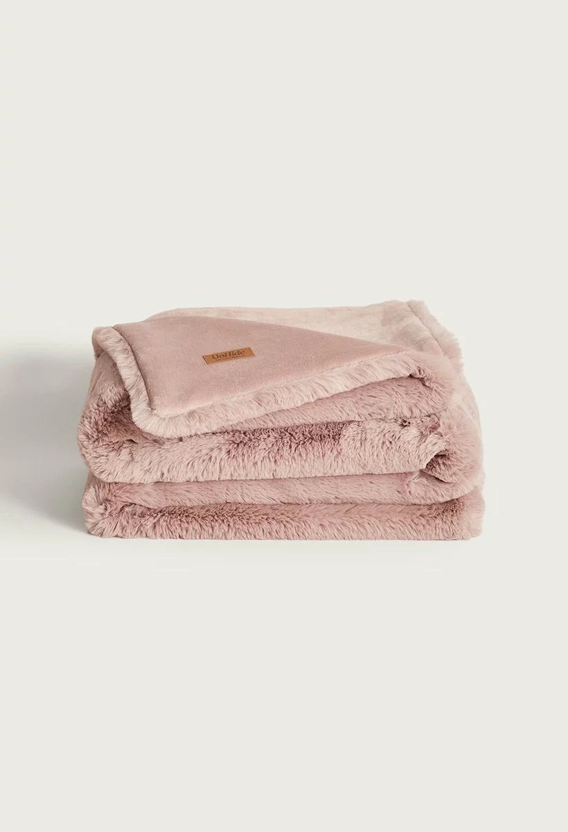 a pink unhide blanket review