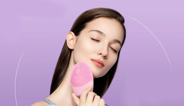 I Tried the New Cleansing Device That Leaves Skin Firmer With Every Use