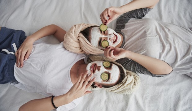 This Sea Kale Mask Is a Beachy Getaway in Skin Care Form—And It's What My...