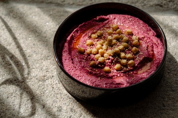 6 Anti-Inflammatory Dips and Spreads That Take 2 Minutes To Make