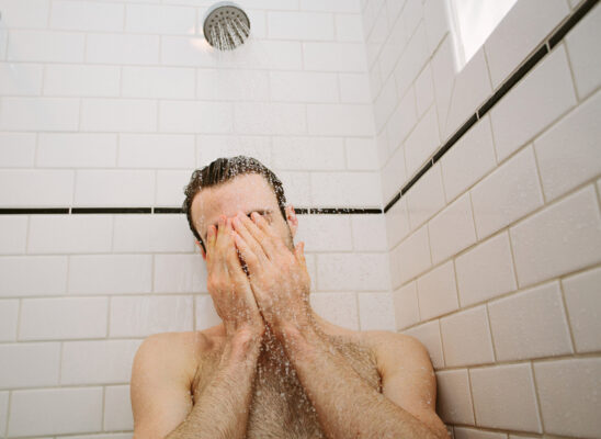 The Benefits of Cold vs. Hot Showers, According to a Cosmetic Dermatologist