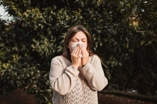 Seasonal Allergies Attacking? This MD-Approved Facial Massage Can Help
