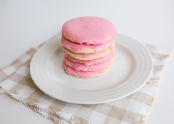 These Easy Vegan Iced Sugar Cookies Taste Like Nostalgia (And They’re Completely Gluten-Free)