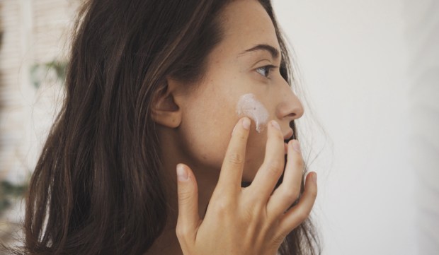 A Derm Says This $35 Moisturizer Includes an Ingredient That Can Reverse Skin Damage, and...