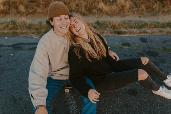 3 Signs That Are Totally Compatible With Geminis—And 3 That Most Definitely Aren't