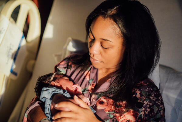 'I'm a Doula—Here Are 3 Green Flags To Look for in a Birthing Team' 