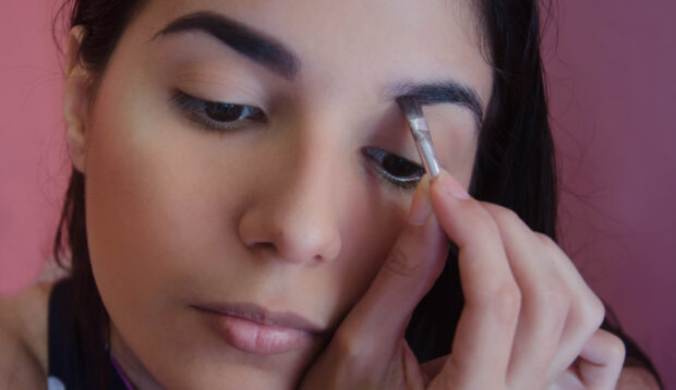 3 Things a Celebrity Eyebrow Artist Would Never, Ever Do To Their Brows