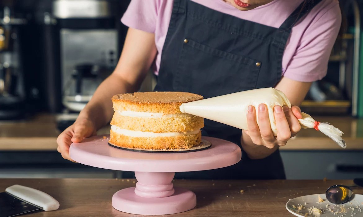 5 Essential Kitchen Tools of a Pastry Chef 
