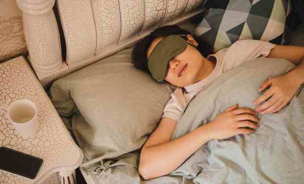 How the Stress-Fighting Adaptogen Ashwagandha Helps You Sleep Better