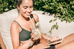 The Inflammation-Fighting ‘Green Lemonade’ a Chef-Turned-Beauty Founder Sips on All Summer Long for the Sake of Her Skin