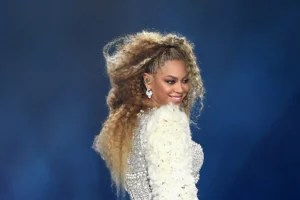 The Under-$30 Mascara/Eyeliner Combo Beyoncé's Makeup Artist Swears By for Making Even the Thinnest Lashes Look Super Dense