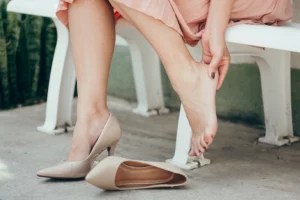What a Podiatrist Wants You To Know About Heel Height on Boots, Mules, and Sandals for Every Type of Foot