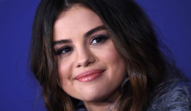 The '24-Karat Gold' Eye Patches Selena Gomez Swears By Are Stacked With Ingredients To Lift...