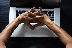 Anyone Who Works on a Laptop Should Be Doing These 4 Wrist Mobility Exercises