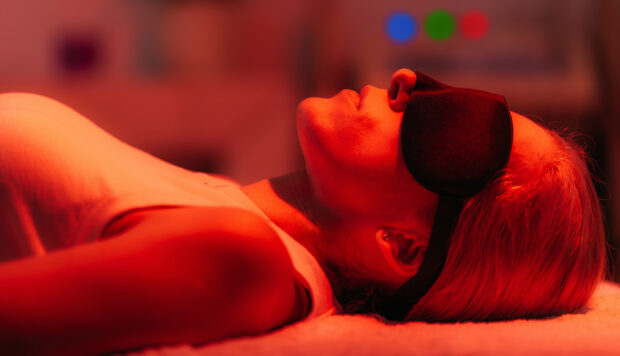 Red Light Therapy Is the New 'It' Muscle Recovery Treatment, and Experts Are Giving It...
