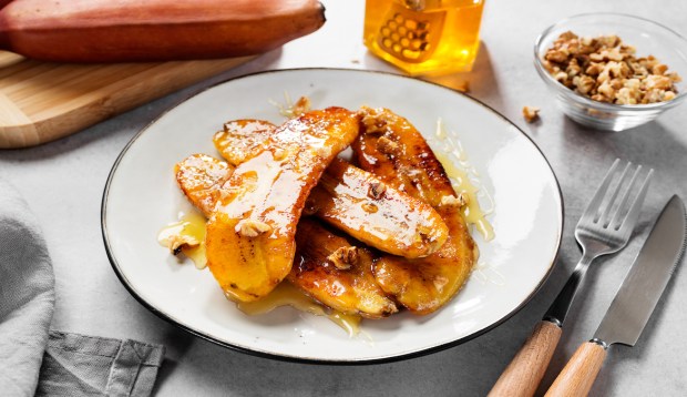 This 2-Ingredient Caramelized Banana Dessert Recipe Is Packed With Fiber and Potassium