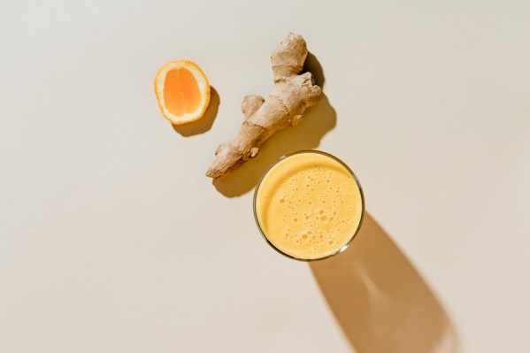 This Cooling Ginger Smoothie Recipe Brings Together Unexpected Flavors and Anti-Inflammatory Benefits
