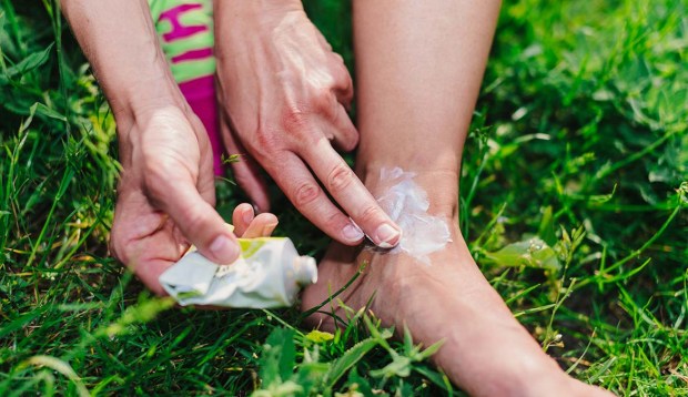 A Dermatologist Hates This Common Bug Bite Remedy—Here's The Drugstore Product She Wants You To...