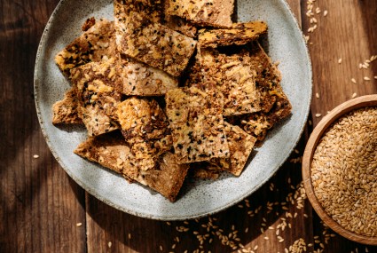 The 2-Ingredient Protein- and Fiber-Filled Cracker Recipe a Gut Health RD Makes for Microbial Balance