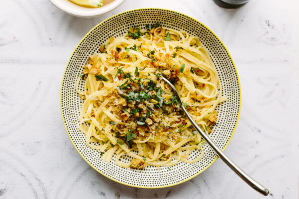 Here’s Why One-Pan Spicy Lemon Pasta Should Be Your New Anti-Inflammatory Main Squeeze