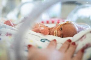 5 Legitimately Helpful Ways To Support Parents With a Baby in the NICU