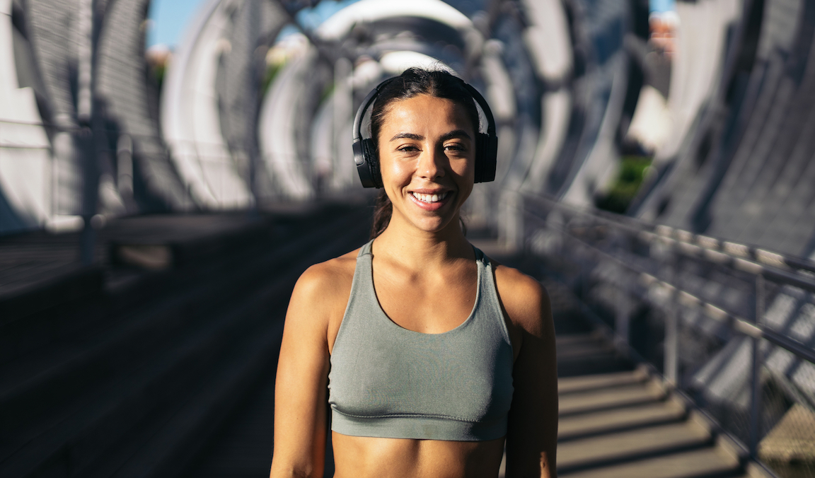 benefits of smiling while running