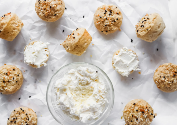 These 3-Ingredient Breakfast Bagel Bites Are Packed With Energy-Boosting Protein and Fiber