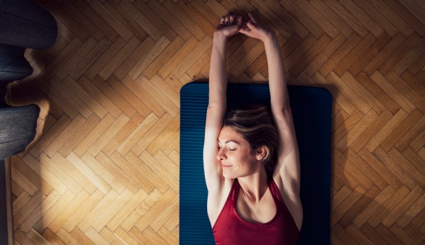 Feeling Too Blah To Work Out? Try These 6 ‘Lazy Girl’ Pilates Moves Without Getting...
