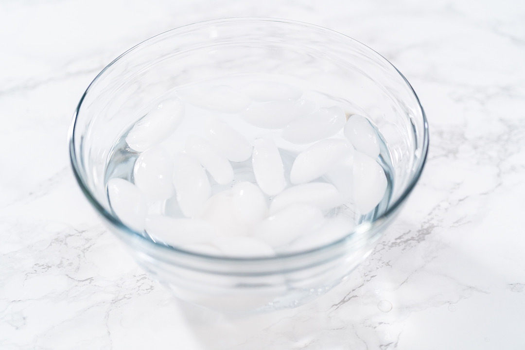 Health Benefits of Submerging Your Face in Ice Water