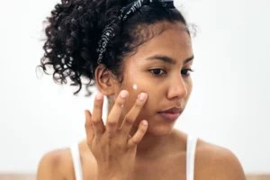 4 Best Barrier Repair Products To Use With Oily Skin, According to a Dermatologist