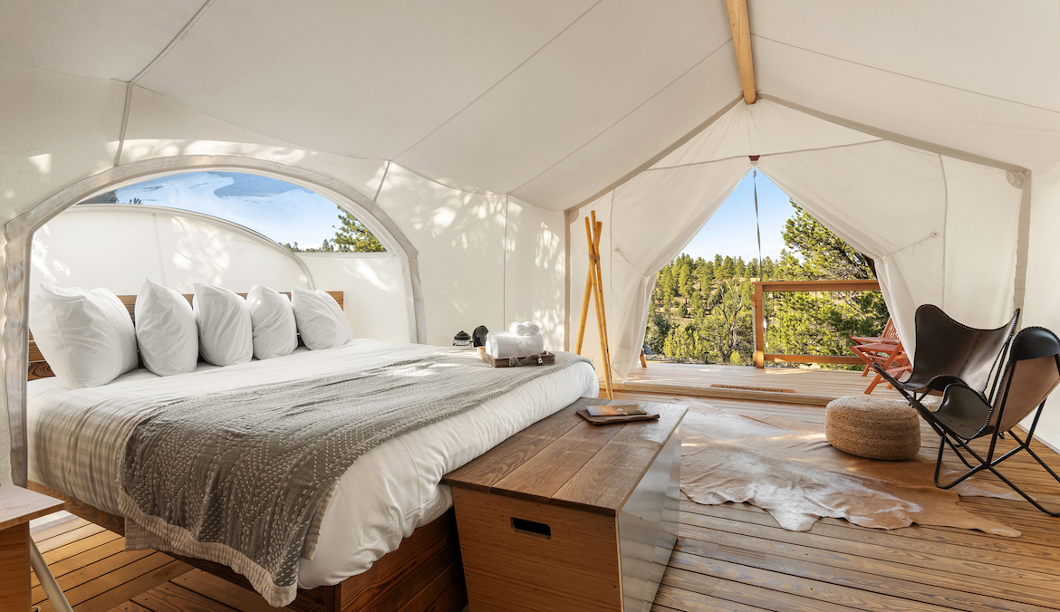 glamping stargazer tent at under canvas bryce canyon