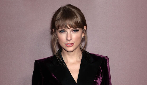 Taylor Swift Just Wore the Perfect Sustainable Cashmere Sweater for Fall, and I'm Buying Every...